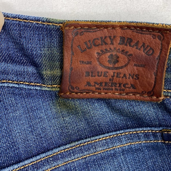 Lucky Brand Woman’s Sofia Straight Blue Jeans in Size 6/28. - Picture 6 of 7